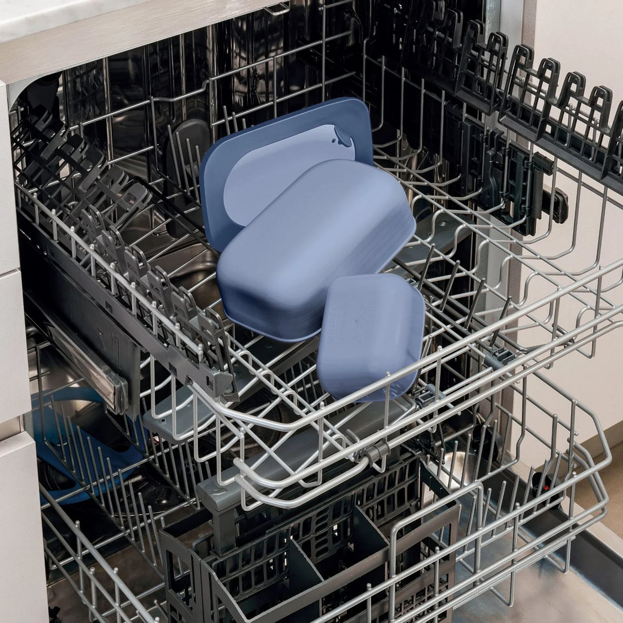 guzzini guzzini set lunch box con posate da viaggio store go blu zaffiro ean 8008392382553