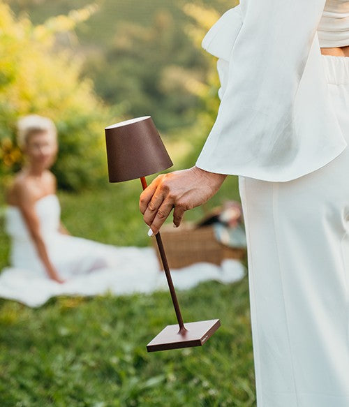 immagine-4-zafferano-poldina-pro-corten-lampada-da-tavolo-in-alluminio-h38-ean-8056300196457