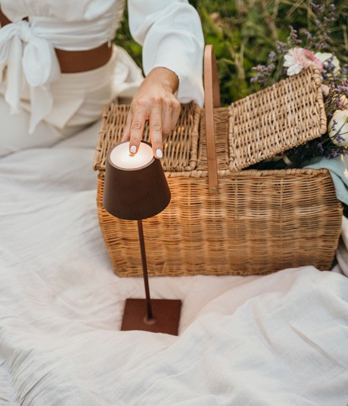 immagine-5-zafferano-poldina-pro-corten-lampada-da-tavolo-in-alluminio-h38-ean-8056300196457