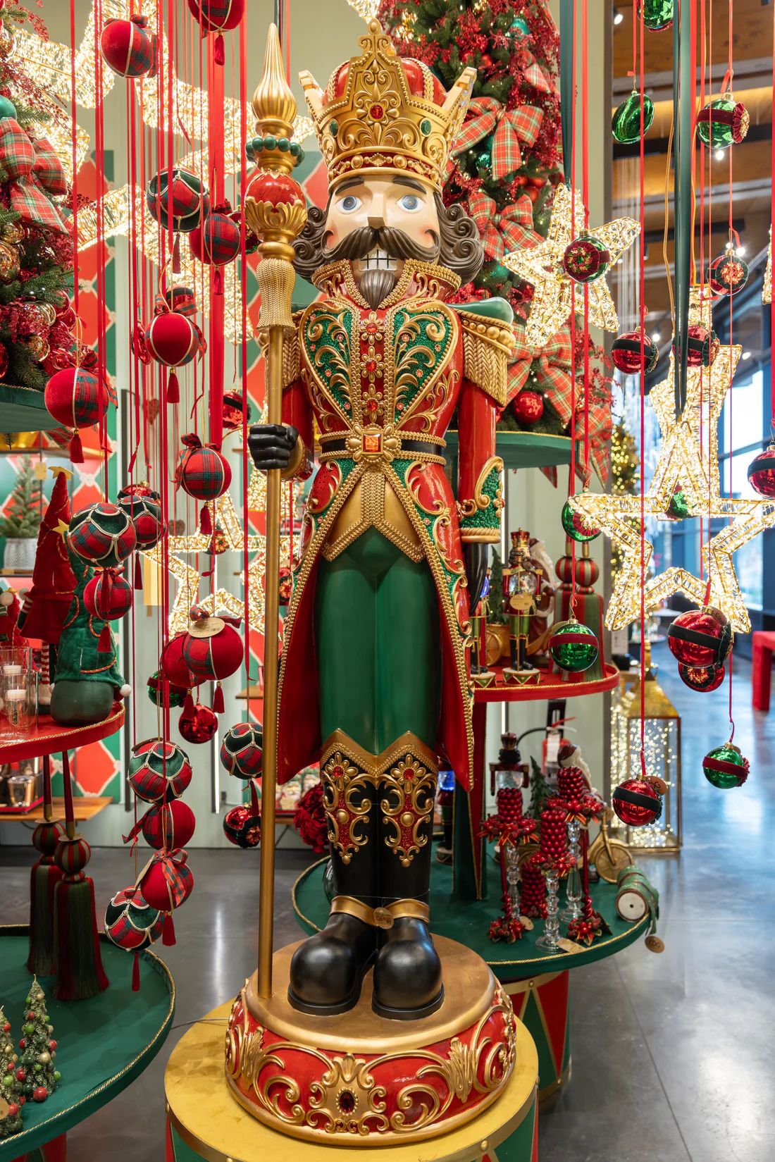 Christmas Decoration Imperial Giant Soldier H 245 Cm D 70 Cm Music + Led DISPLAY PIECE, COLLECTION IN STORE ONLY