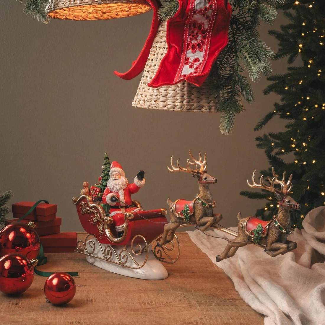 EDG Enzo De Gasperi Decoro Babbo Natale con Slitta H 39 Cm L 57 Cm L 17 Multicolor