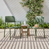 Zwei Bora Agave-Stühle auf der Gartenterrasse