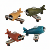 Aereo decorativo in resina ETM Speed 12,5 cm, disponibile in 4 colori assortiti. Ideale per mensole, regali originali, bomboniere e collezioni.