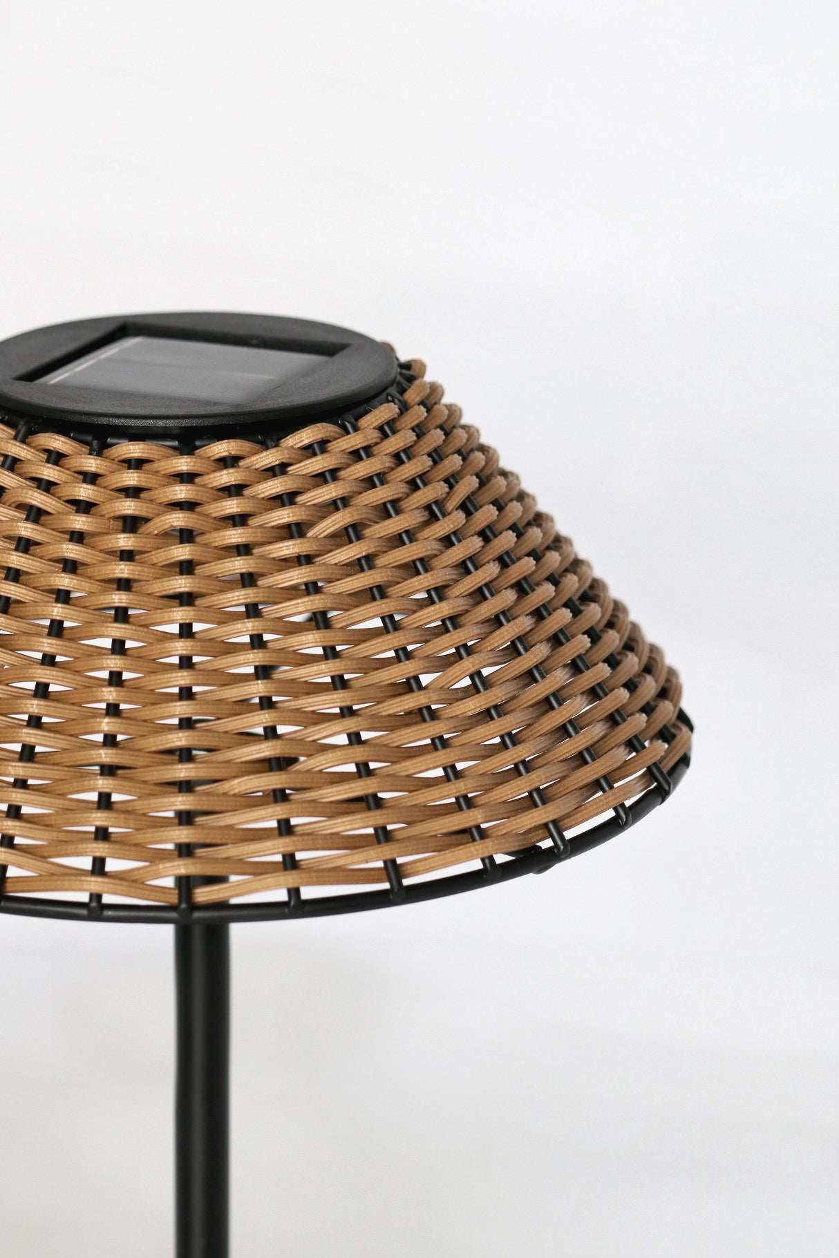 bizzotto bizzotto lampada da tavola solare kalyan h 31 cm d 20 cm ip44 effetto rattan ean 8051836566941