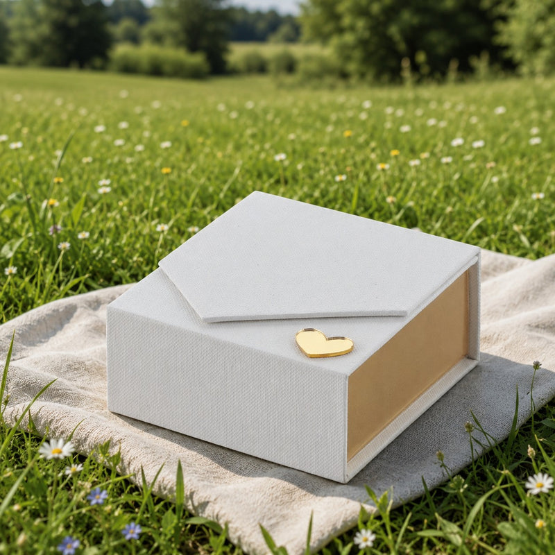 larcolaio larcolaio scatola telata portaconfetti 9 x 9 x 4 cm bomboniera bianco 1 pz ean 8059558632418