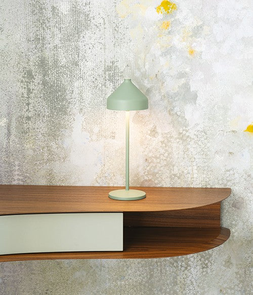 immagine-2-zafferano-amelie-lampada-da-tavolo-d-120-mm-h-340-mm-verde-foglia-ean-8058945336892