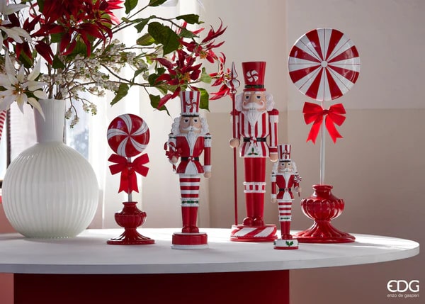 edg enzo de gasperi edg enzo de gasperi decoro soldatino di natale candy h 33 cm poliresina white red ean 8059824389022