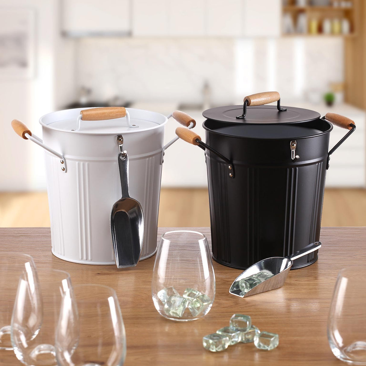 versa versa secchiello ghiaccio d 162 cm h 225 cm con coperchio e cucchiaio acciaio bianco ean 8420327566584