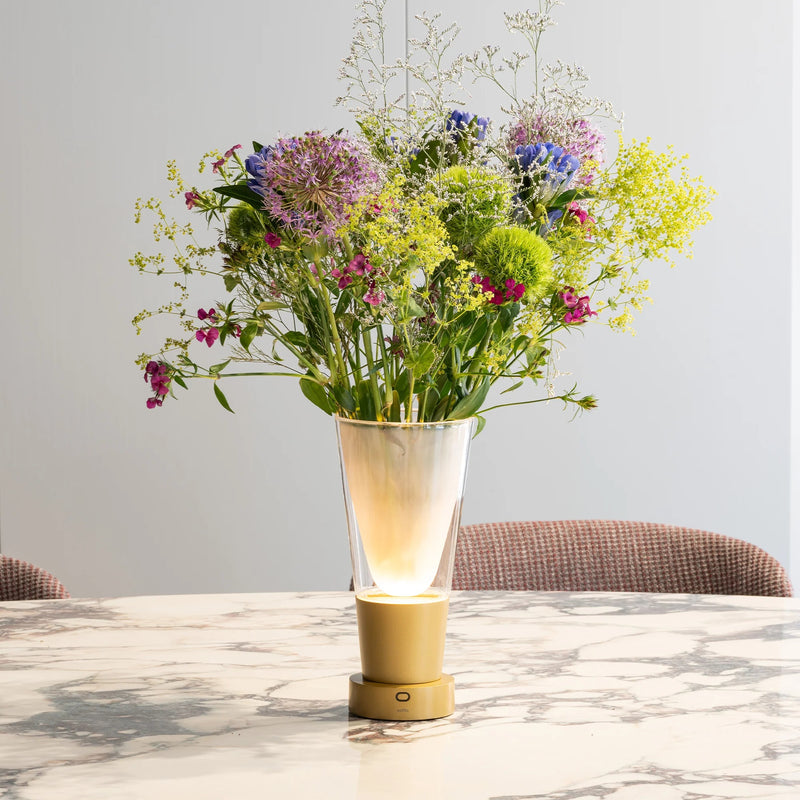 zafferano zafferano soffio vase lampada da tavolo portatile ledtouch dimmer oro sabbiato ean 8054040726491