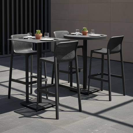 Scena 3 – Dehors ristorante