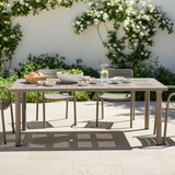 Tavolo Libeccio Tortora chiuso su patio